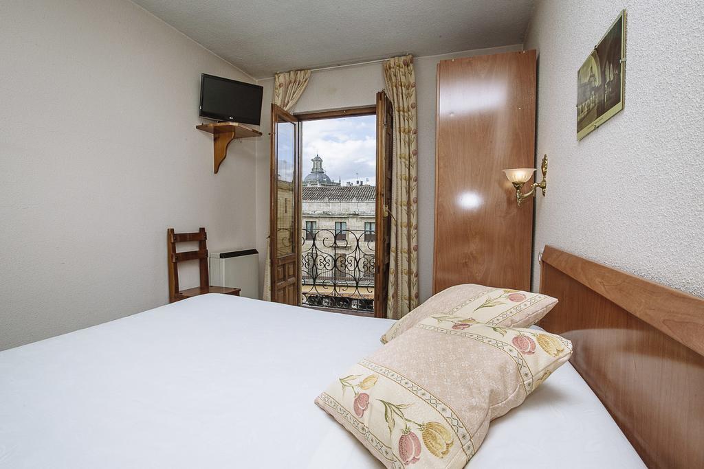 Hostal Plaza Ciudad Rodrigo Exterior photo